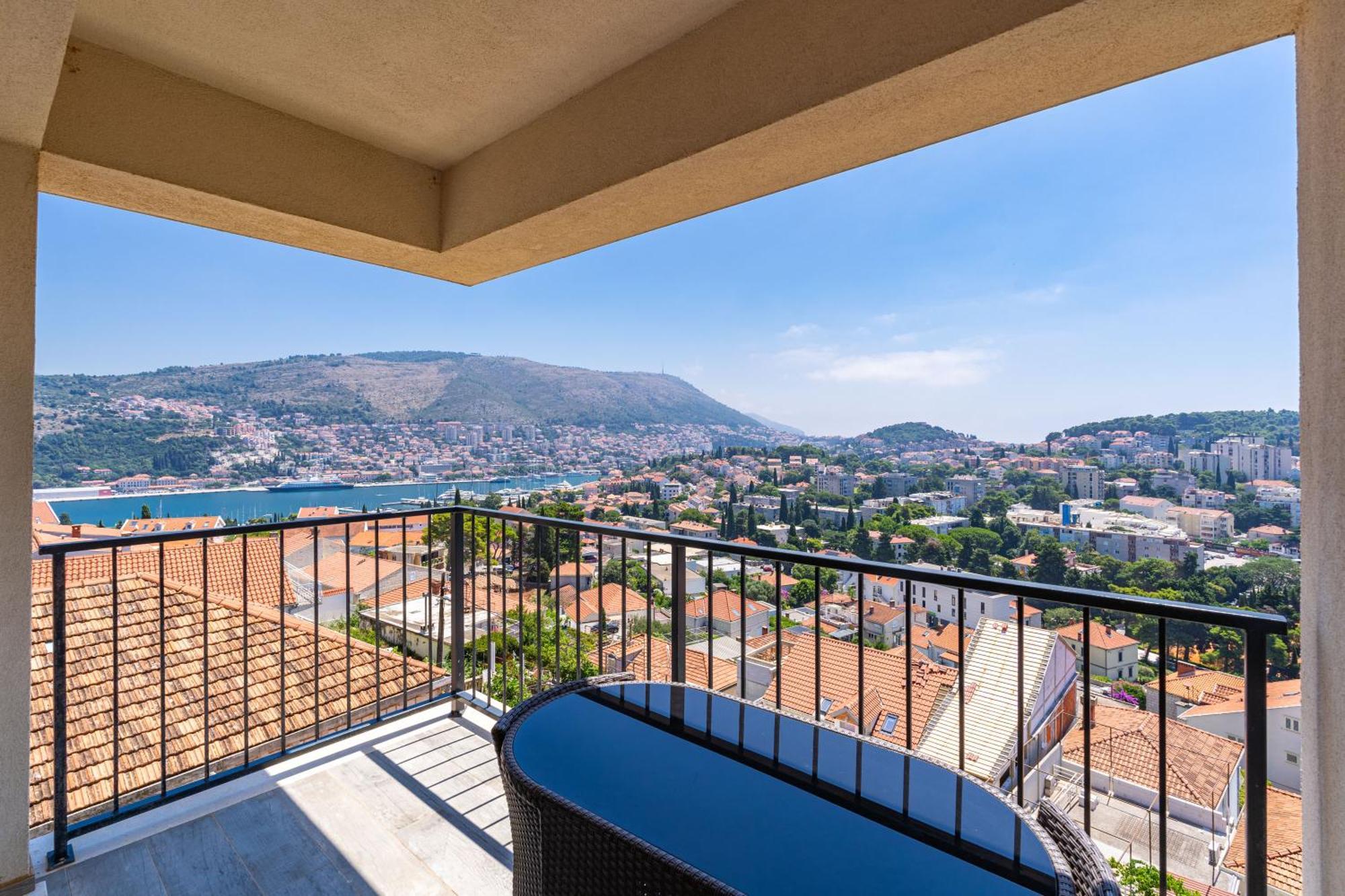Apartament The Panoramic View Penthouse Sweet Petite