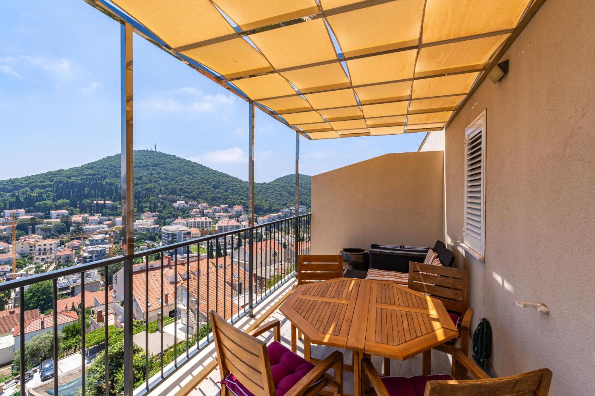 The Panoramic View Penthouse Sweet Petite Apartament *